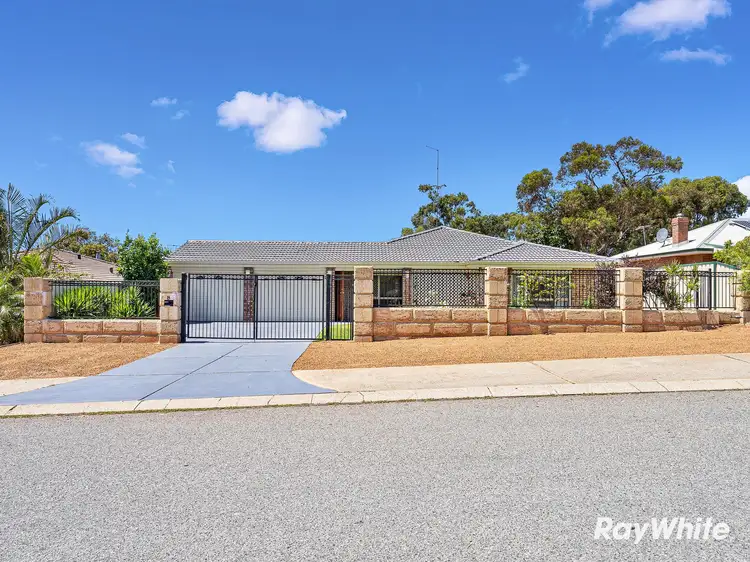8 Allamanda Way, Halls Head WA 6210