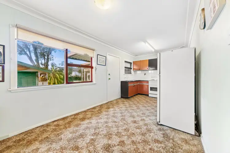 Fifth view of Homely house listing, 10 Noela Place, Budgewoi NSW 2262
