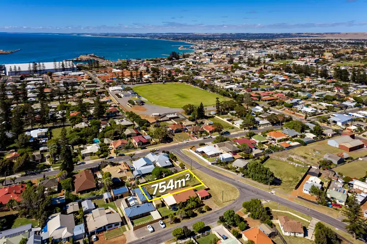 201 Evans Street, Beachlands WA 6530