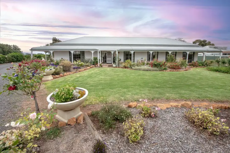 169 Lakeside Drive, Lake Boga VIC 3584