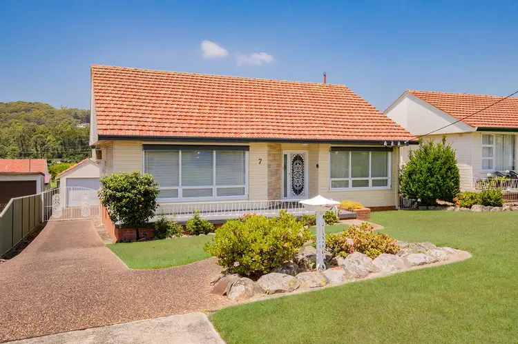 7 Vista Parade, Kotara NSW 2289