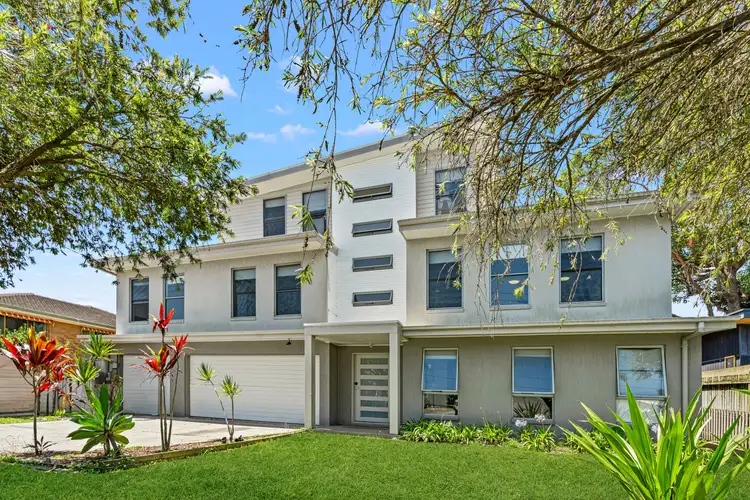3 Fourth Avenue, Labrador QLD 4215