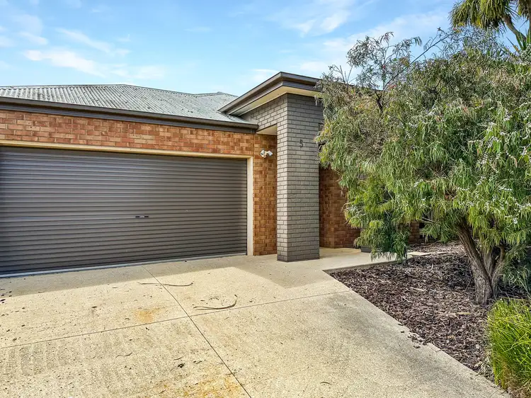 5 Moore Court