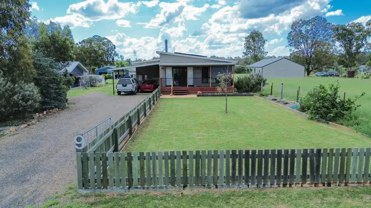 9 Macintyre Street, Leyburn QLD 4365