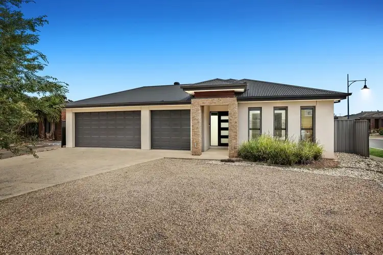 21 Murrumbidgee Street, Manor Lakes VIC 3024