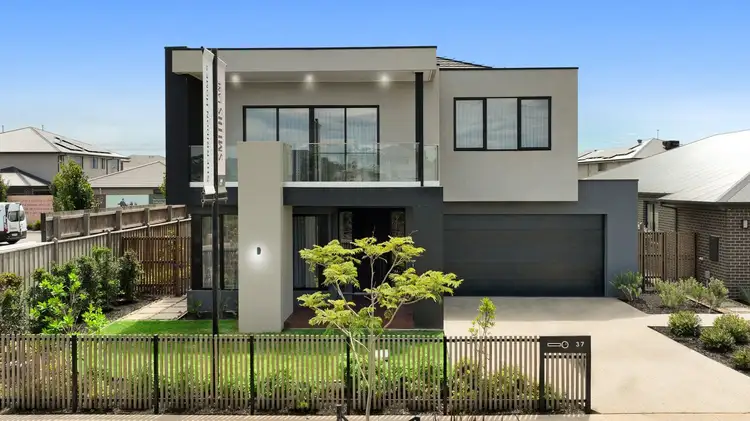 37 O'Connor Avenue, Clyde North VIC 3978
