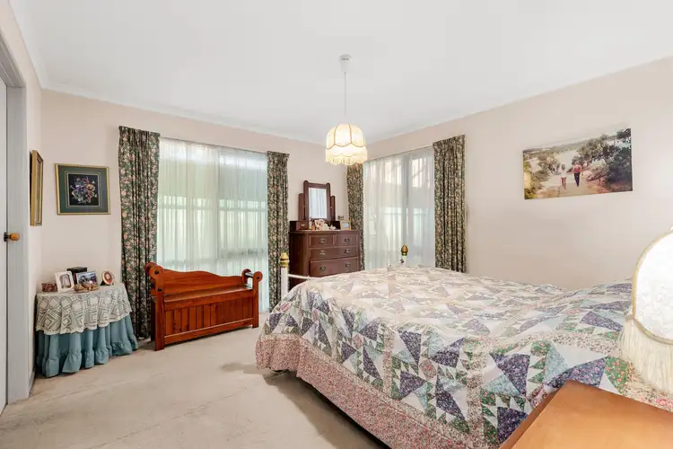 Fifth view of Homely house listing, 8 Kamarooka Drive, Wattle Glen VIC 3096