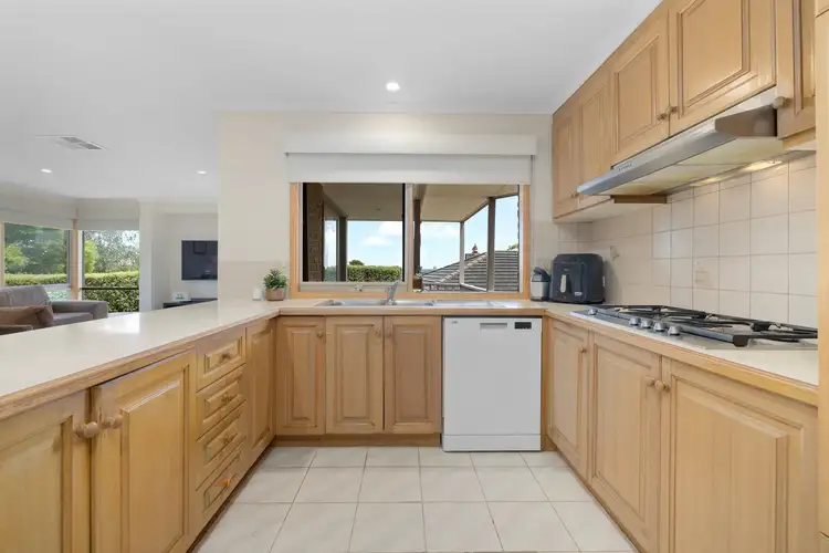 Fifth view of Homely house listing, 15 Hillview Place, Berwick VIC 3806