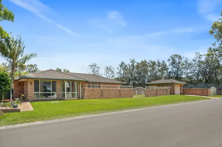 201 Gladstone Avenue, Mount Saint Thomas NSW 2500