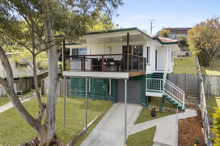 19 Landscape Street, Stafford Heights QLD 4053