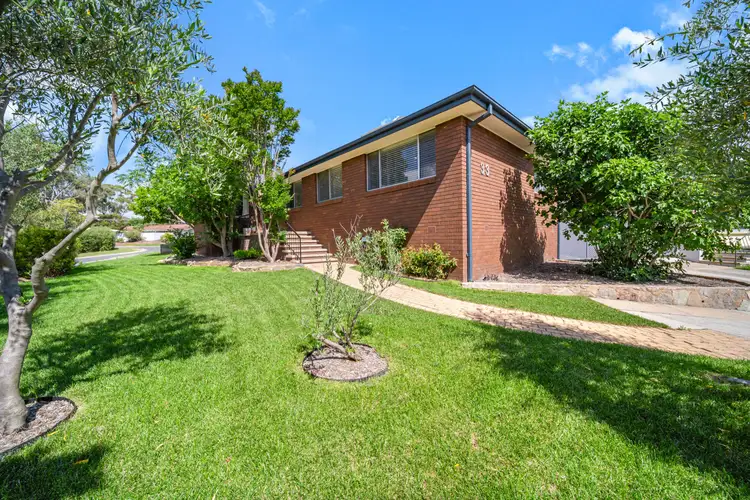 33 Kalgoorlie Crescent, Fisher ACT 2611