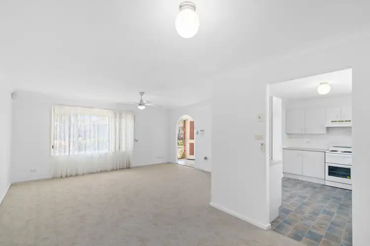 Third view of Homely villa listing, 2/31 Julianne Street, Dapto NSW 2530