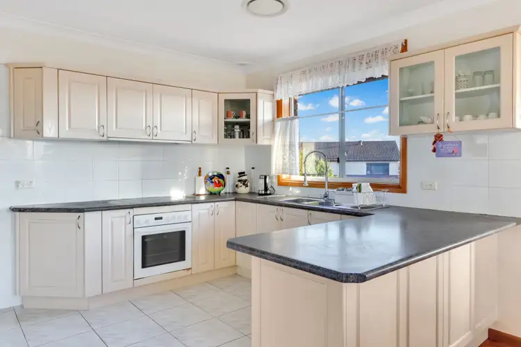 Fifth view of Homely house listing, 8 Sears Place, Prairiewood NSW 2176