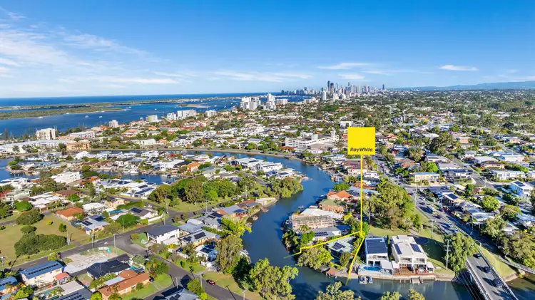 17 Perry Place, Biggera Waters QLD 4216
