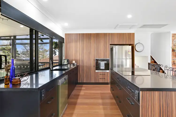 18 Crest Road, Albion Park NSW 2527