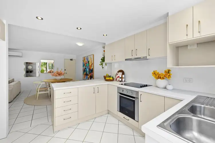 Fifth view of Homely unit listing, 1/48 Lisson Grove, Wooloowin QLD 4030