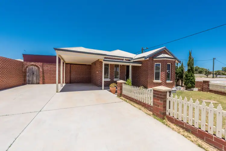 26 Broadbank Lane, Beachlands WA 6530