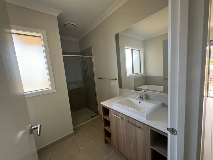 Fifth view of Homely house listing, 4 Snapdragon Court, Wallan VIC 3756