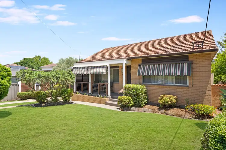 6 Holden Street