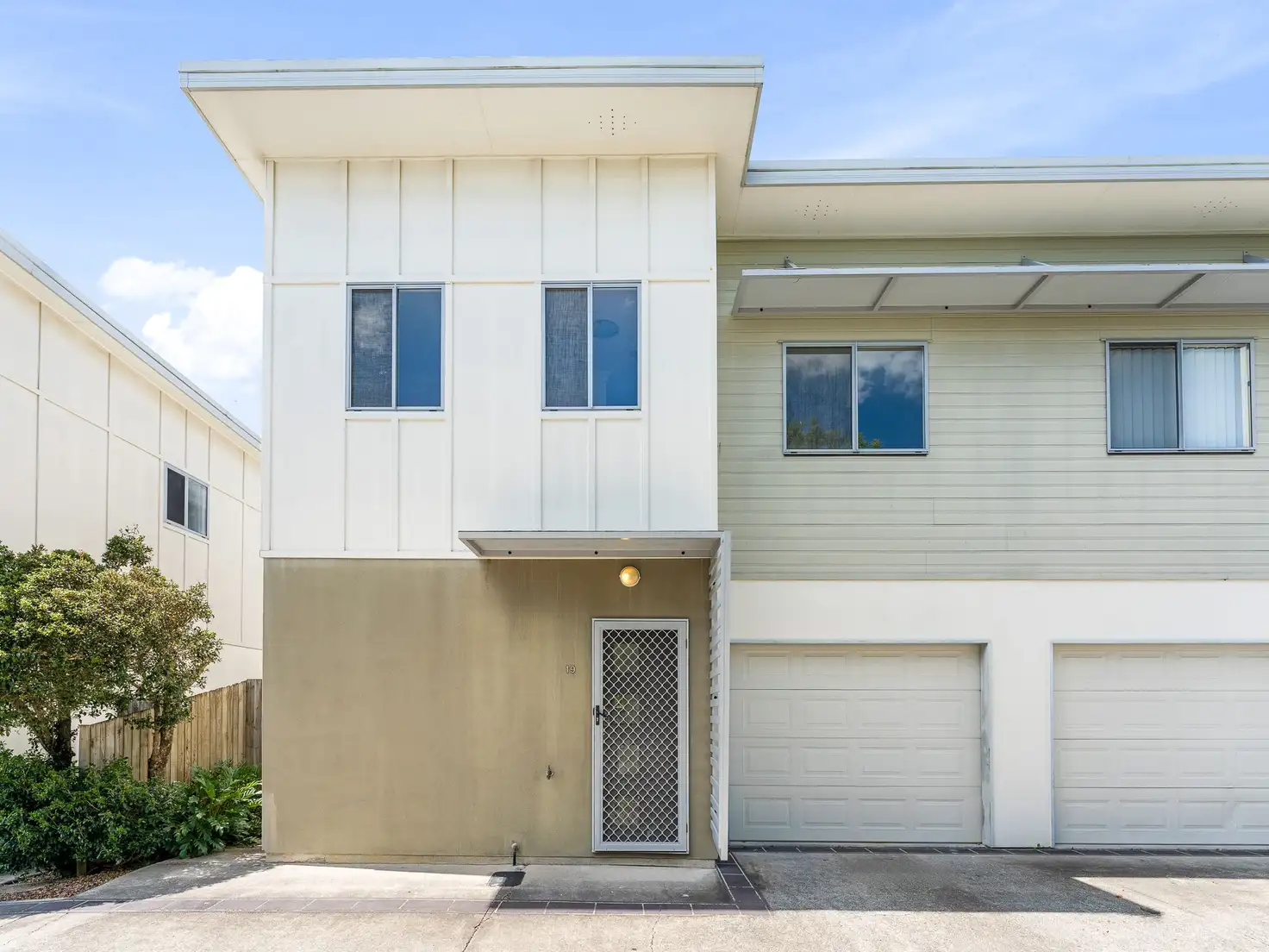 Main view of Homely townhouse listing, 19/1-5 Cascade Drive, Underwood QLD 4119