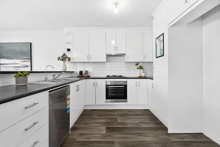 Fifth view of Homely house listing, 8 Maplewood Court, Flagstaff Hill SA 5159