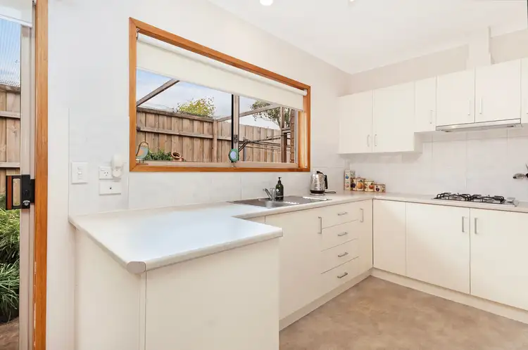 Fourth view of Homely house listing, 2/1 Kingsway Court, Warrnambool VIC 3280