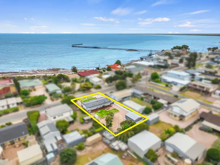 10 Prankerd Street, Moonta Bay SA 5558