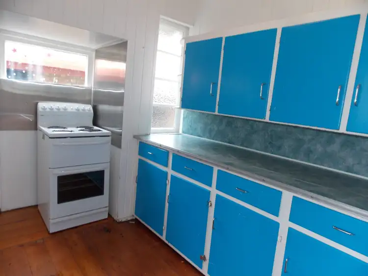 Fifth view of Homely house listing, 11 Matthew Flinders Drive, Cooee Bay QLD 4703