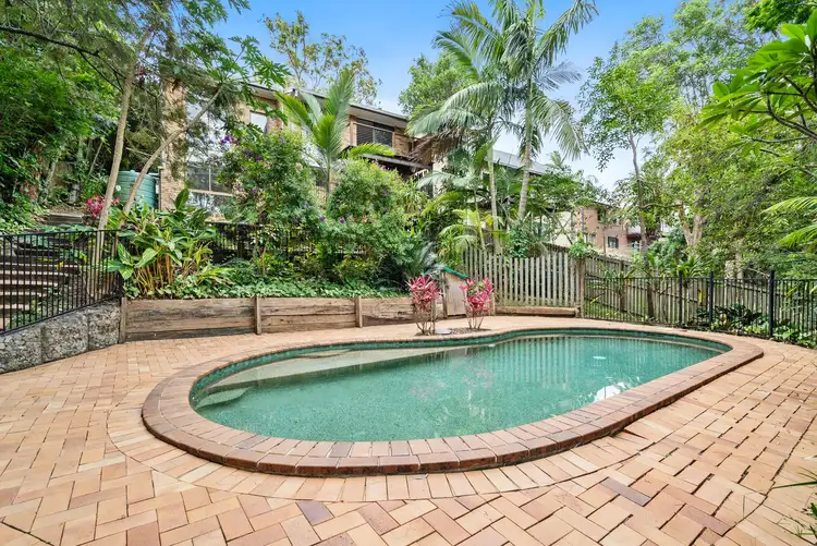 10 Larentia Street, Currumbin Waters QLD 4223