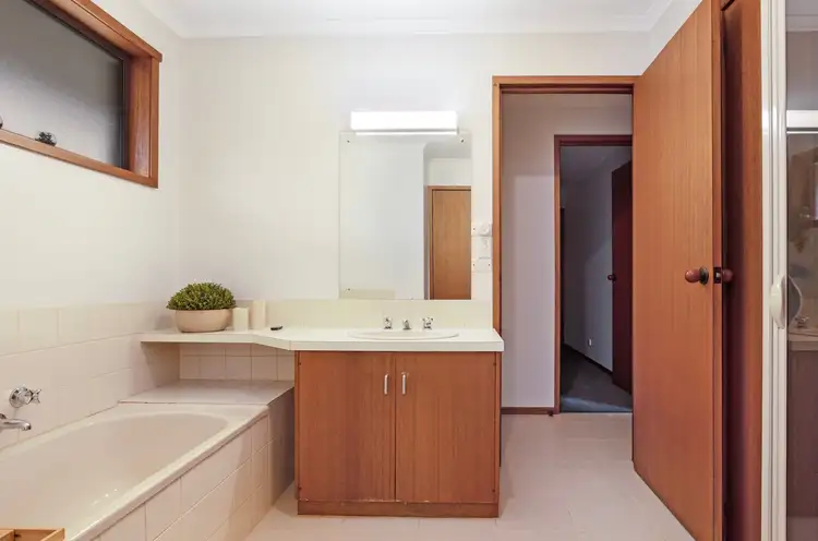 Fifth view of Homely house listing, 2/16 Newry Court, Warrnambool VIC 3280