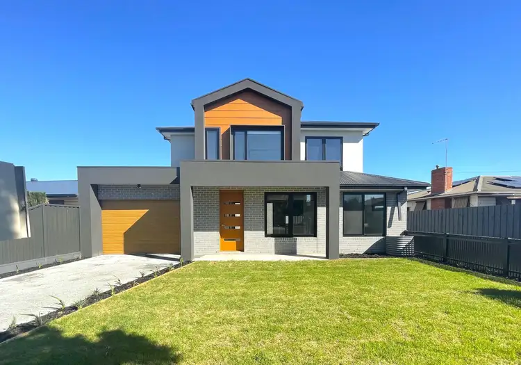 62 Whitelaw Street