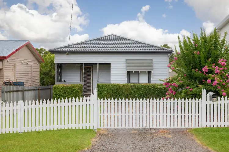 8A Bonarius Street, Edgeworth NSW 2285