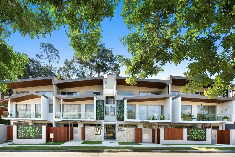 Main view of Homely townhouse listing, 3/15 Roseglen Street, Greenslopes QLD 4120
