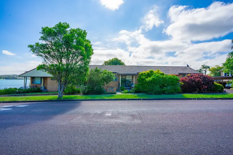 43 Albert Street, Speers Point NSW 2284