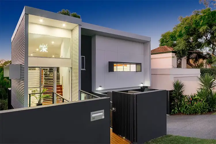 80 Seventh Avenue, St Lucia QLD 4067