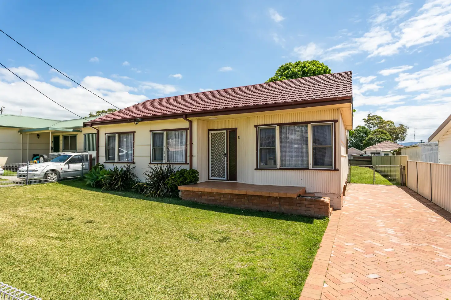 Main view of Homely house listing, 10 Antrim Avenue, Warilla NSW 2528