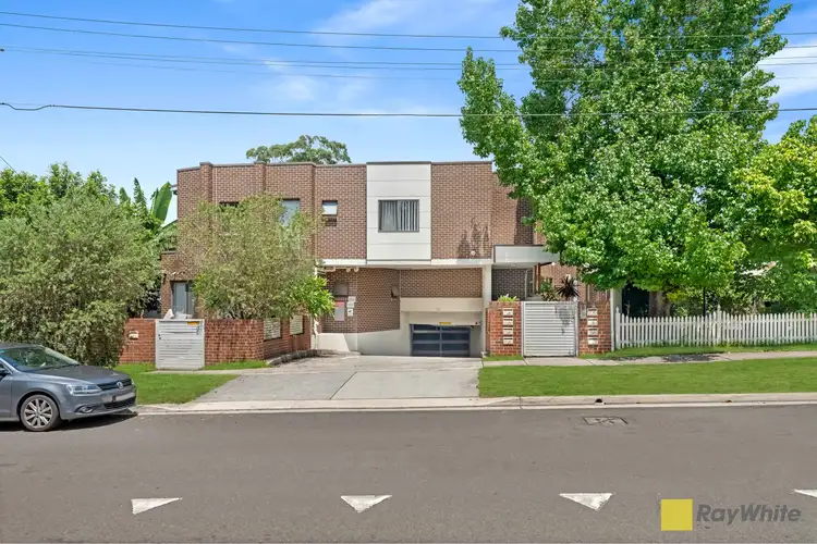 8/21 Girraween Road, Girraween NSW 2145