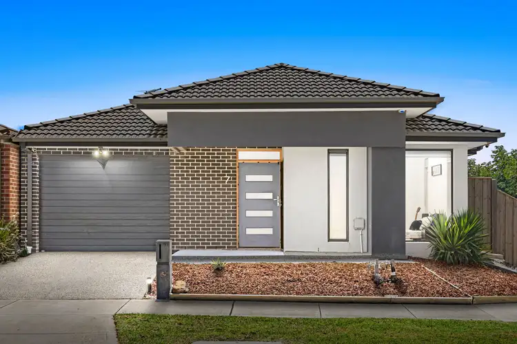 7 Vautier Avenue, Mickleham VIC 3064