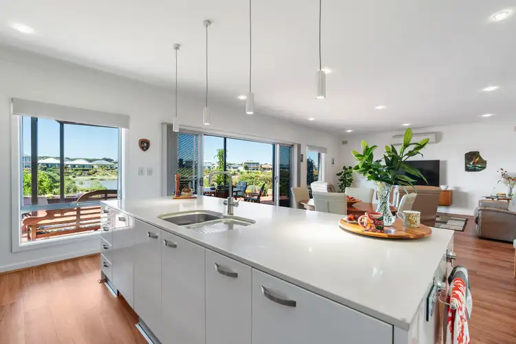 62 Britannia Parade, Hindmarsh Island SA 5214