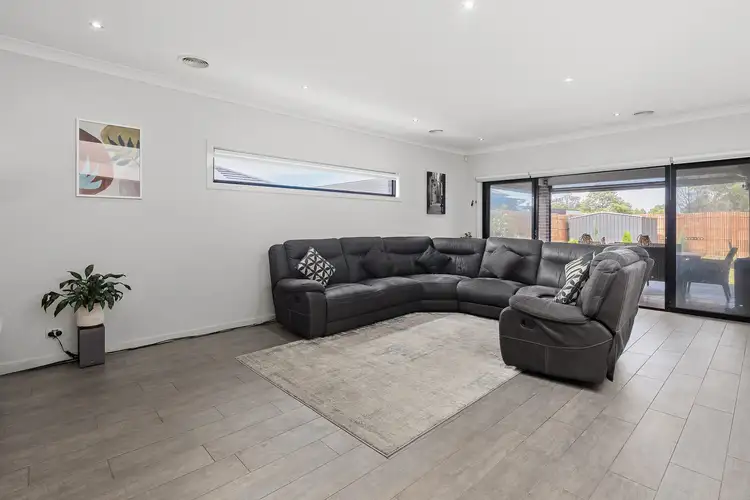 Fifth view of Homely house listing, 3 Wicklow Close, Lalor VIC 3075