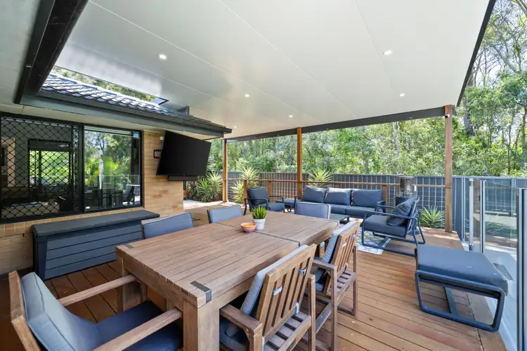 16 Greenbank Circuit, Carrara QLD 4211