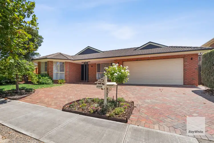 7 Salvana Court, Taylors Lakes VIC 3038
