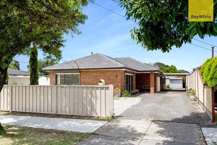 1 Goldsworthy Court
