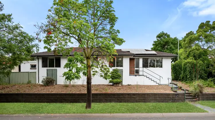 6 Lillyvicks Crescent, Ambarvale NSW 2560