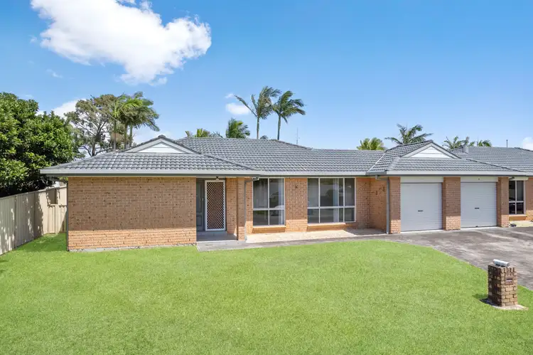 Main view of Homely semi-detached listing, 1/21 Keswick Drive, Lake Haven NSW 2263