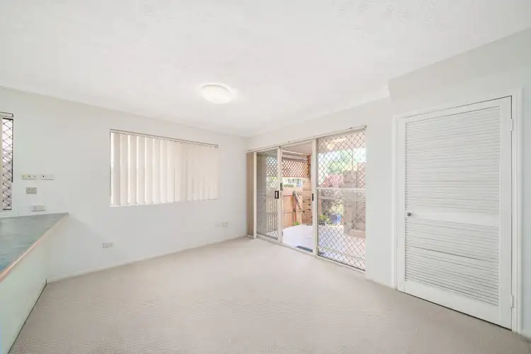 Fifth view of Homely unit listing, 2/18 Murphy Street, Scarborough QLD 4020