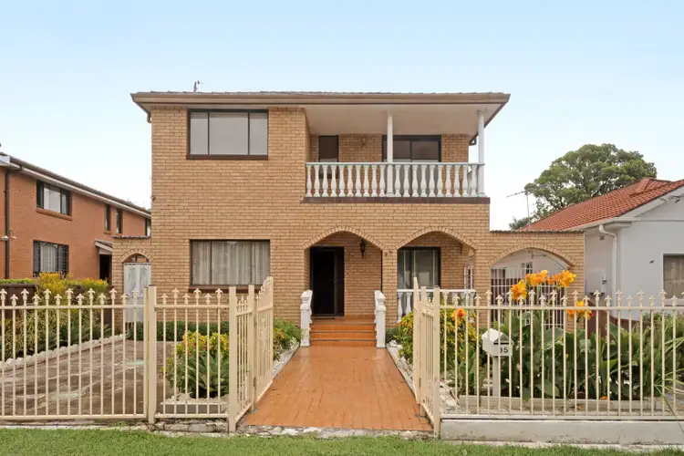 95 Dutton Street