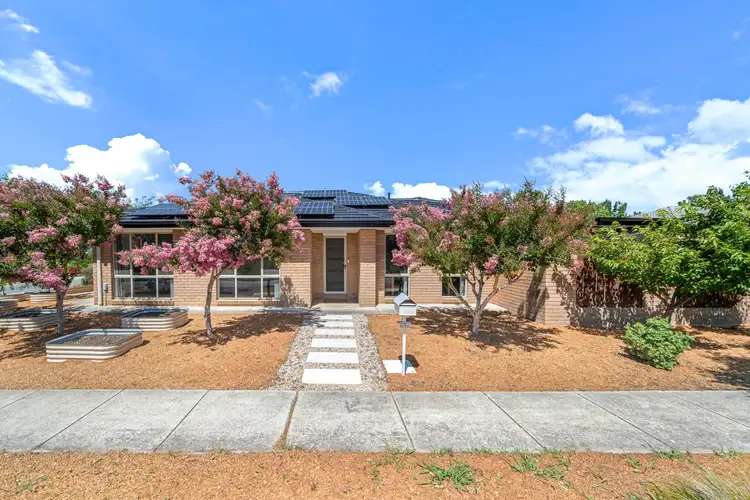 212 Macfarlane Burnet Avenue, Macgregor ACT 2615