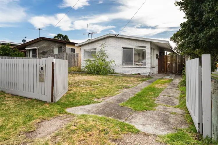 98 Eighth Avenue, Rosebud VIC 3939
