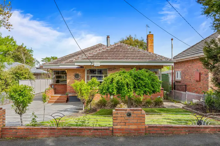 1107 Lydiard Street North